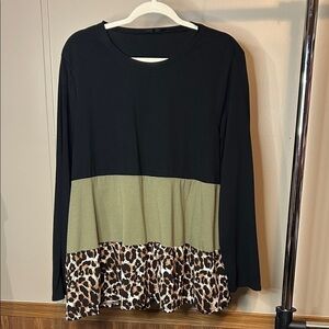 SHEIN Black and Green Leopard Print Long Sleeve Top
